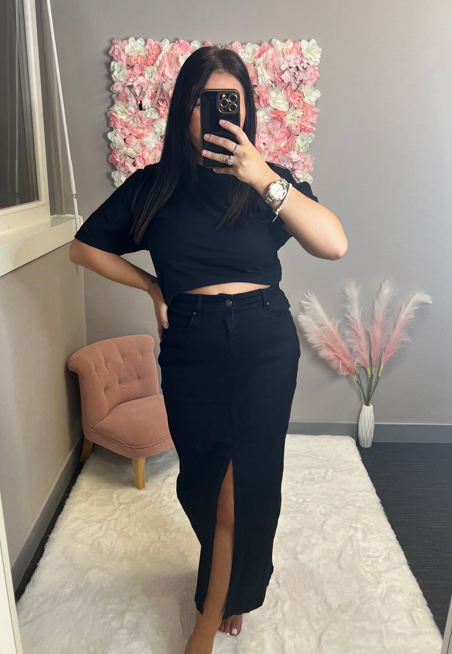 Long skirt with slit