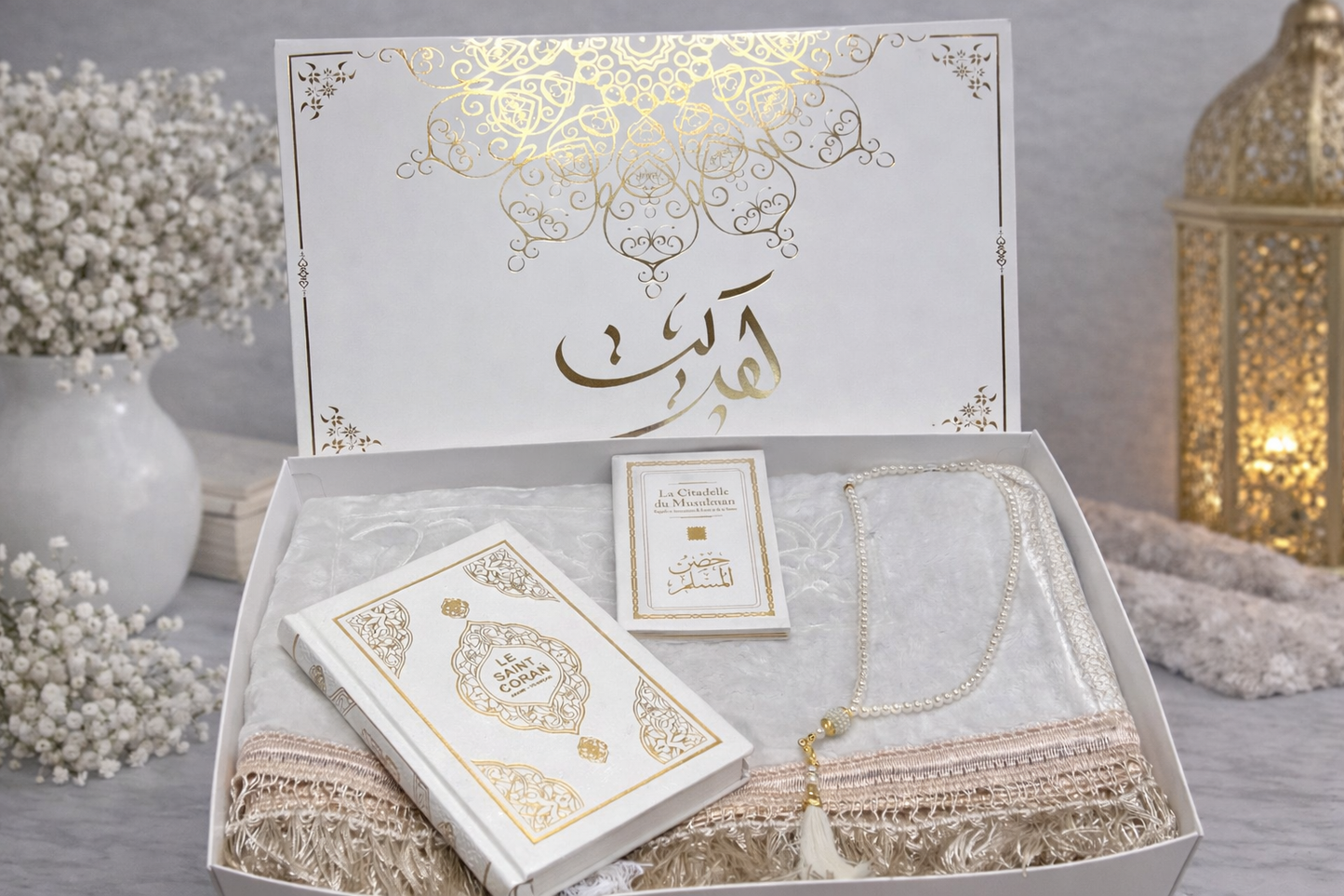 Coffret blanc (Tapis, Coran, Citadelle et Tasbih)