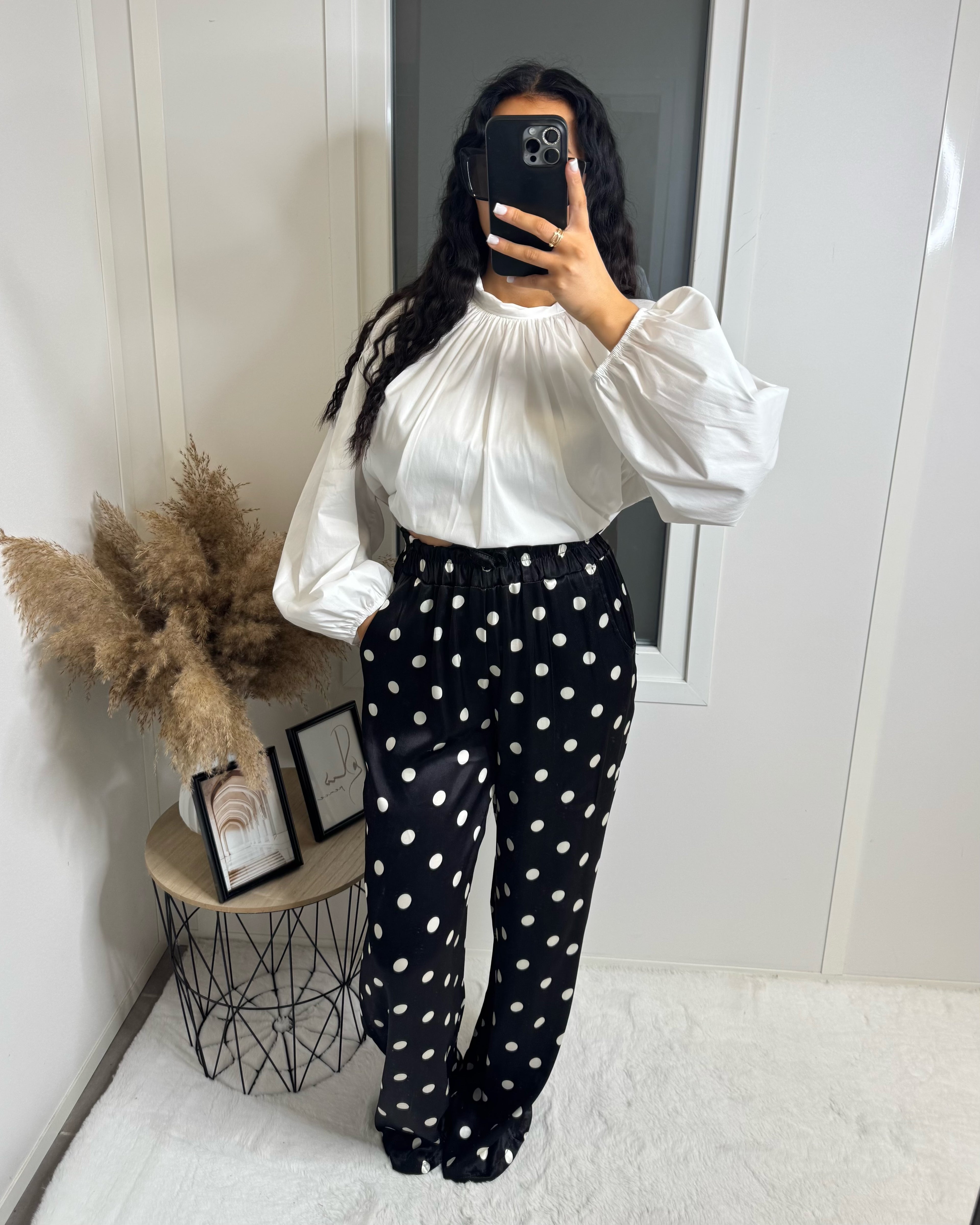 Pantalon satiné pois noir
